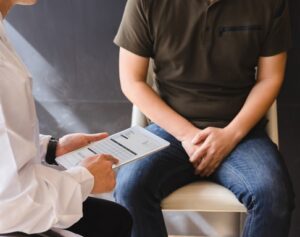 علت درد بیضه در جوانان