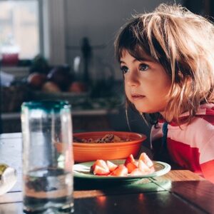 درمان افسردگی کودکان دبستانی: راهکارها و نکات مهم