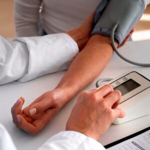 نحوه اندازه‌ گیری فشار خون | فشار خون نرمال برای خانم‌ها و آقایان