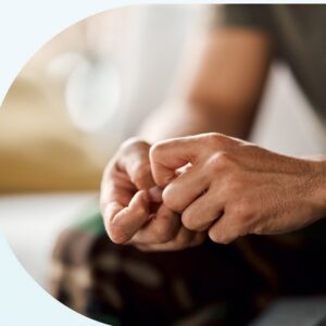 چه نوع اضطرابی خطرناک است؟ تفاوت اضطراب طبیعی و بیمارگونه