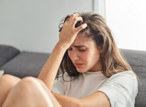 علائم خاموش افسردگی که نباید نادیده بگیرید