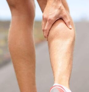 علت گرفتگی عضله پشت ساق پا | درمان گرفتگی عضلات پا