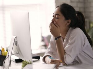 چرا بعد از غذا خوردن بی‌حال می‌شویم؟