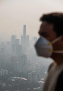 در روزهای با شاخص آلودگی بالا در خانه بمانیم یا بیرون برویم؟